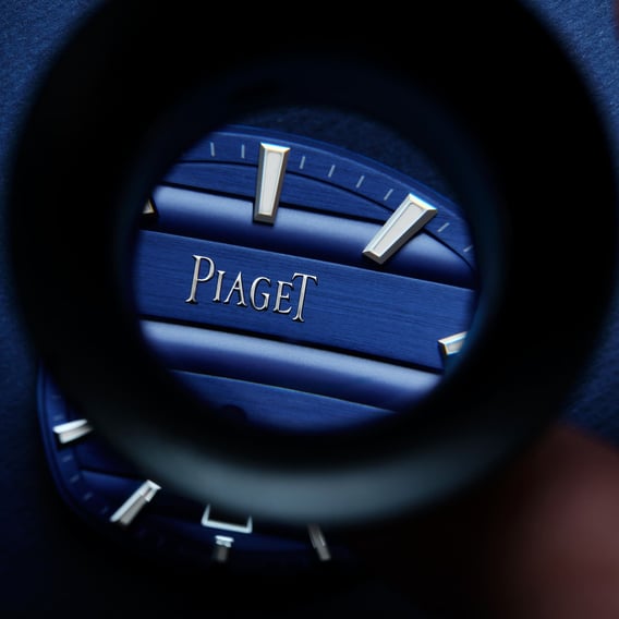 Piaget伯爵Polo系列金质凹槽和压花表盘